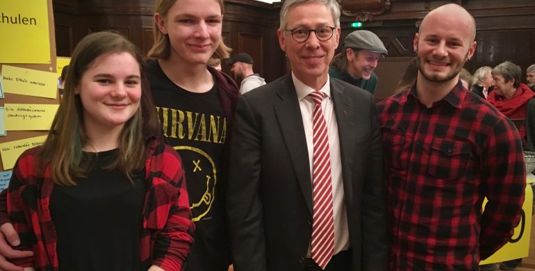 „Wem gehört die Stadt 2035?! Eure Botschaft für Bremens Zukunft!“ – Oberstufenschüler*innen engagieren sich aktiv in politischen Entscheidungsprozessen