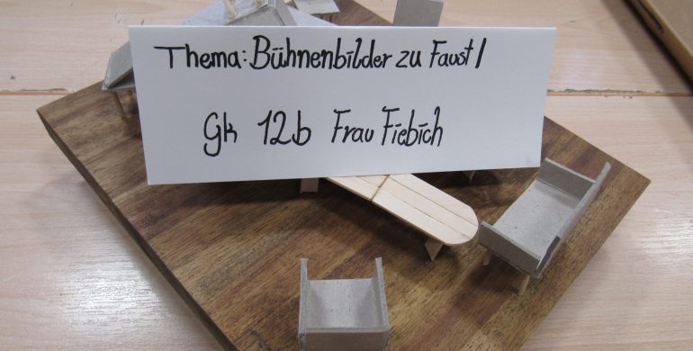kleine Kunstausstellung der 12b & 13b in R80